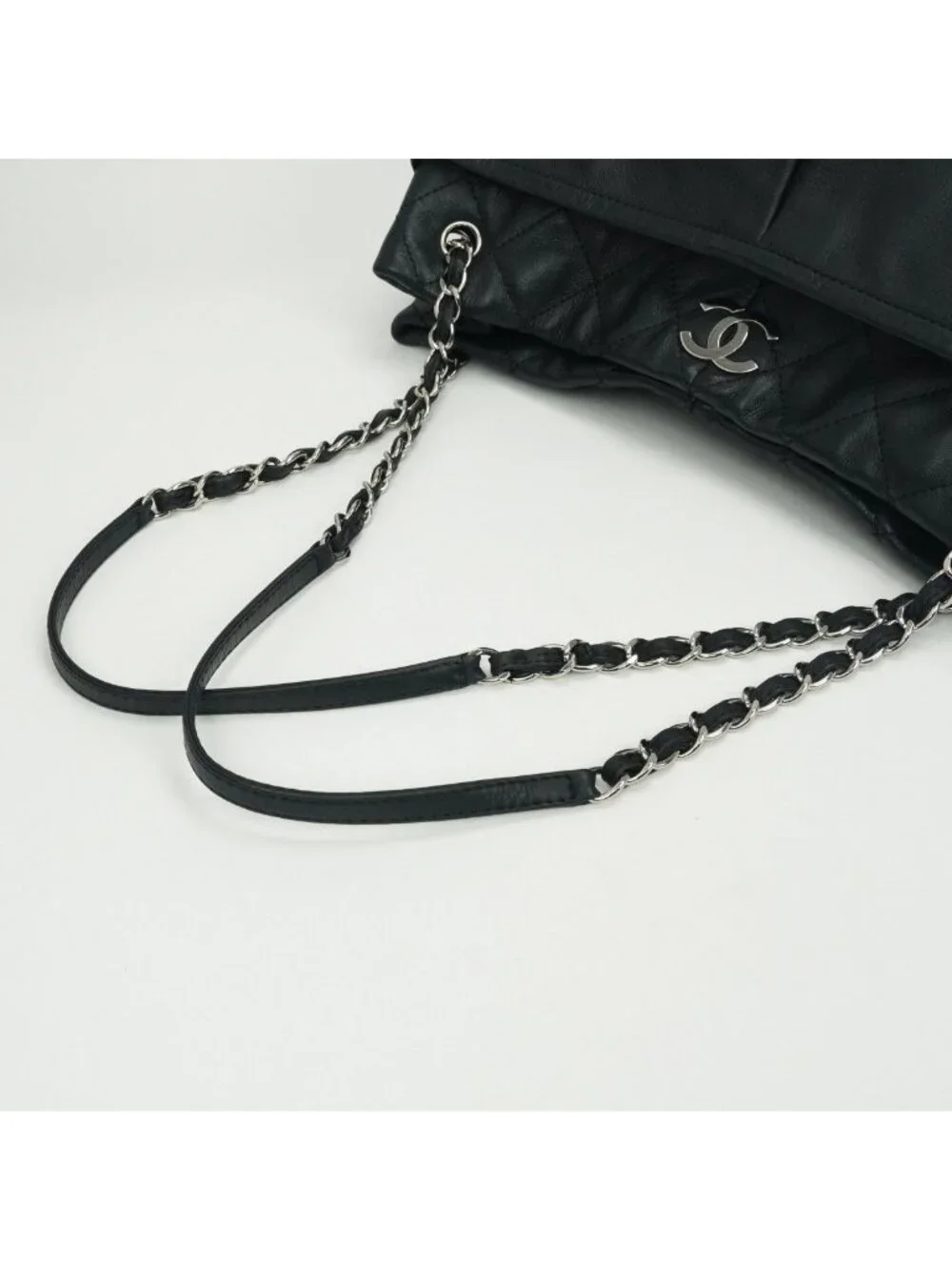 CHANEL logo matelasse